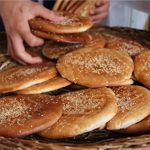 فتیر خانگی سنتی پرکنجد سوغات  اراک (تنوری یک کیلویی)ا ارسال به منطقه 14 تهران   با تی باکس وبعهده خود مشتری میباشد.