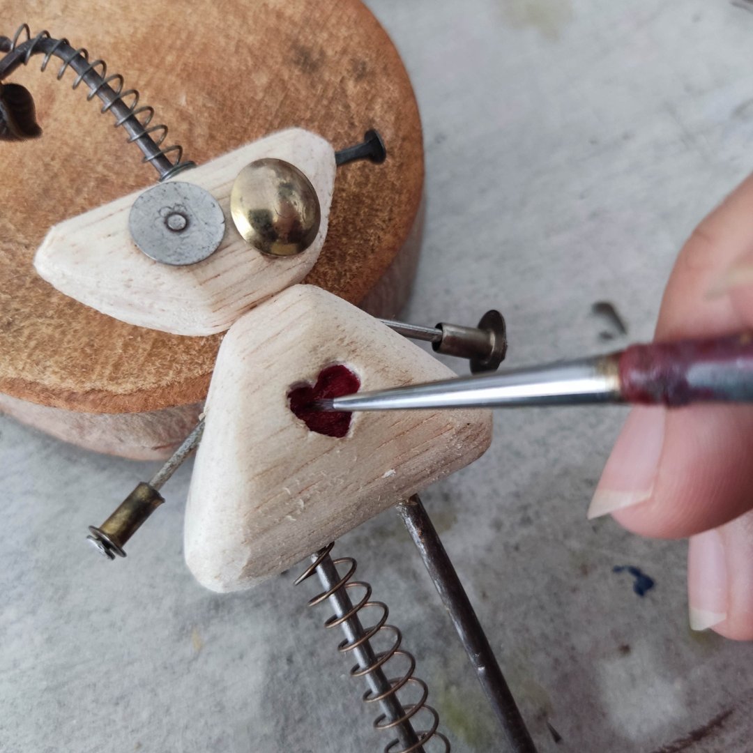 ربات چوبی دست ساز فانتزی تزئینی رومیزی با پایه قابل برداشت 