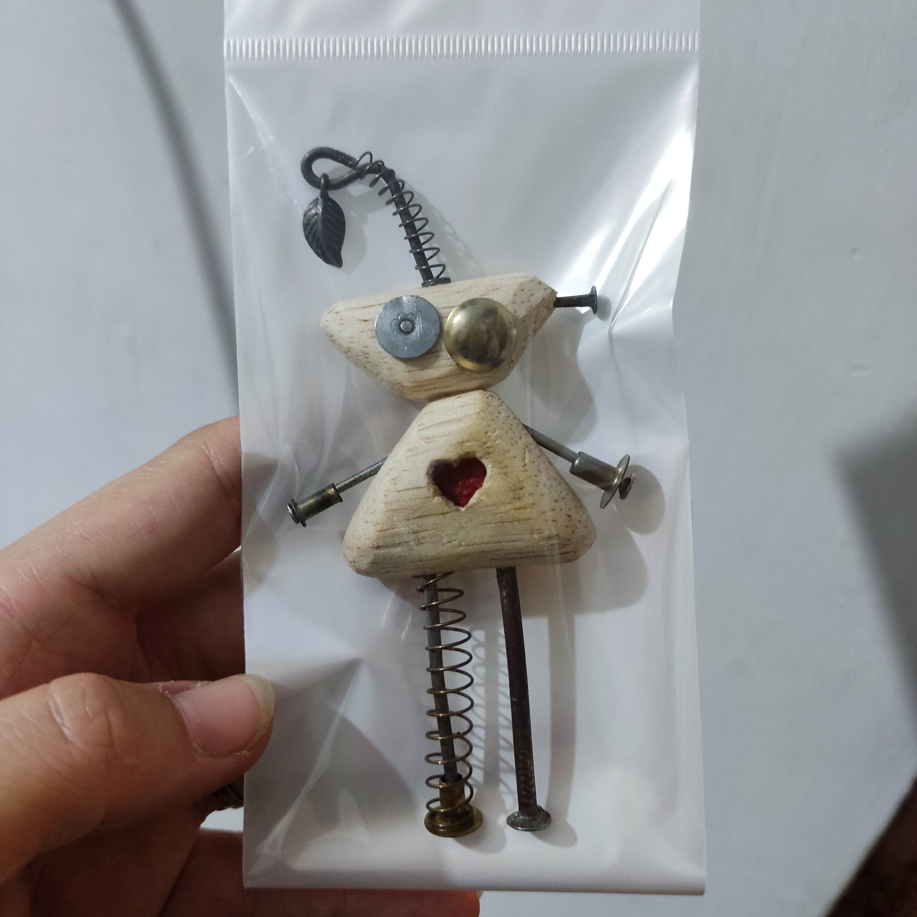 ربات چوبی دست ساز فانتزی تزئینی رومیزی با پایه قابل برداشت 