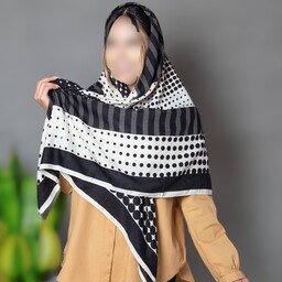 روسری نخی  منگوله دار قواره بزرگ (140)در یک رنگ زیبا مشکی سفید