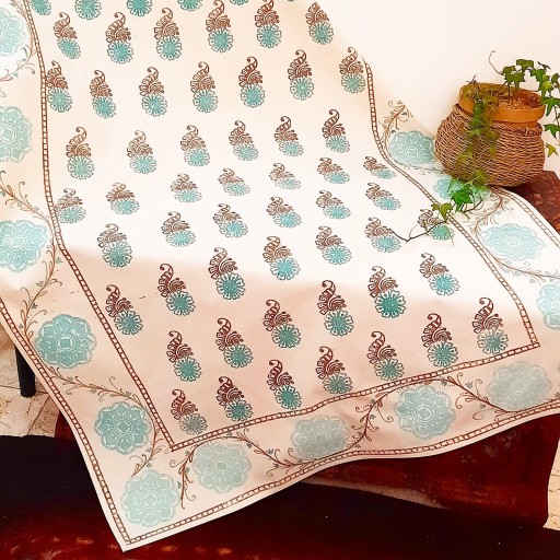 رومیزی کتان، چاپ دستی، رنگ ثابت، قابل شستشو با مایع لباسشویی و آب سرد، ابعاد140×93