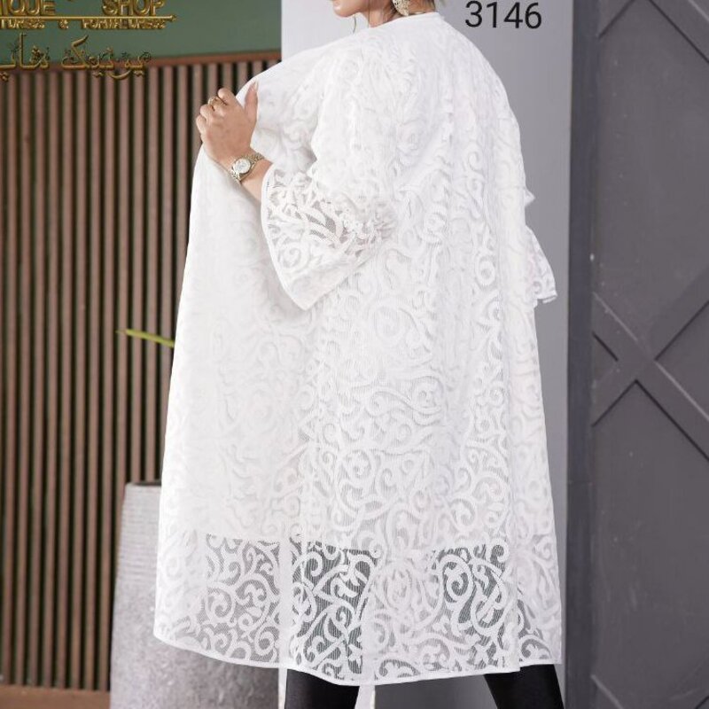 مانتو بلند گیپور مجلسی ، رنگ سفید ، در چهار طرح جذاب ، آستر دار ،فری سایز از 38 تا 48