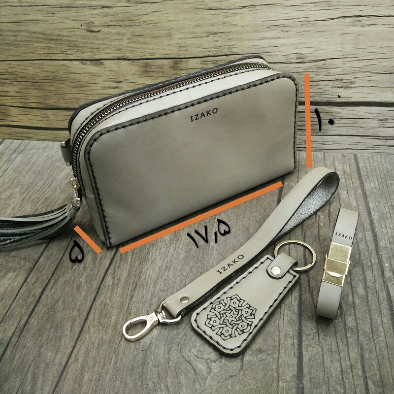 کیف لوازم آرایش به همراه دستبند و جاکلیدی رایگان مدل i-151 برند ایزاکو