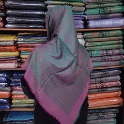 روسری ابریشم ژاکارد سبز سرخابی دورو قواره 140  وارداتی در رنگبندی و طرح متنوع