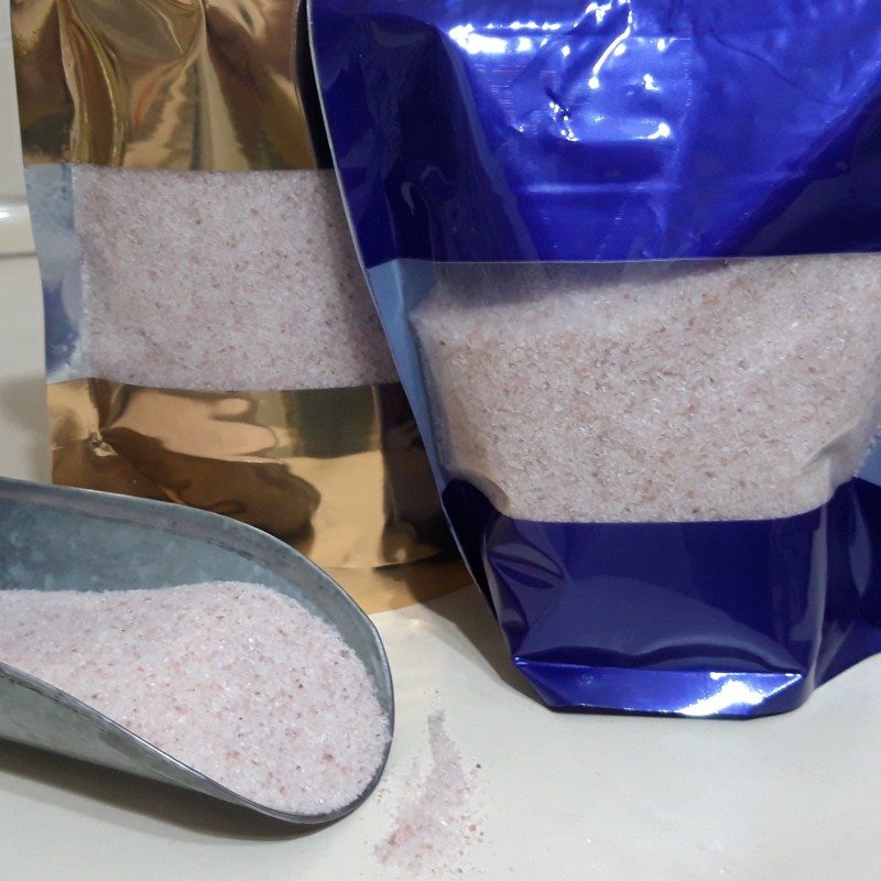 2کیلو نمک صورتی سایز دونه شکری مناسب نمک ساب ، برای نمک پاش نیاز به آسیاب کردن داره بهترین جایگزین نمک بازار و سمی