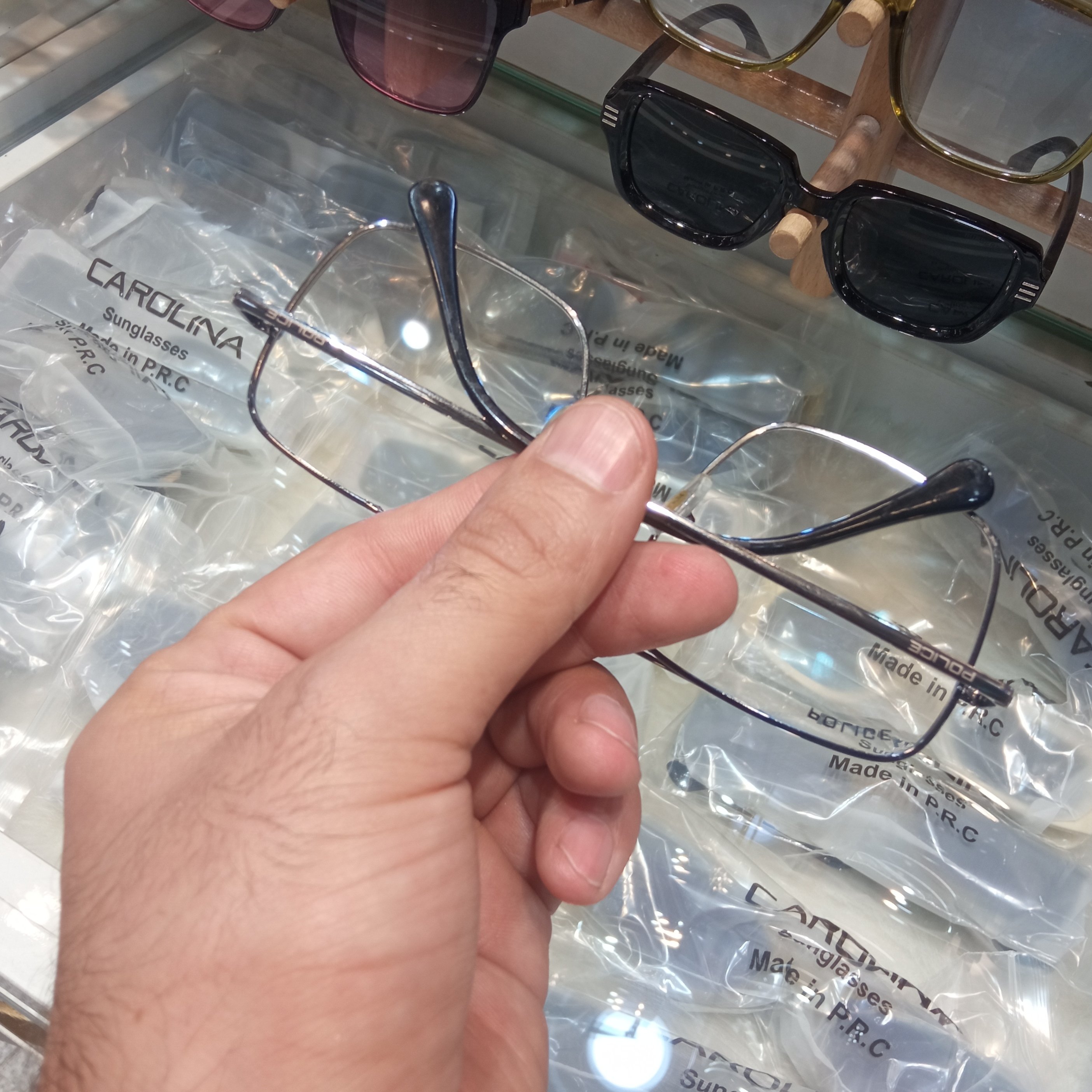 فریم و عینک آفتابی مردانه و زنانه مارک پلیس ضد اشعه(رنگ مشکی)