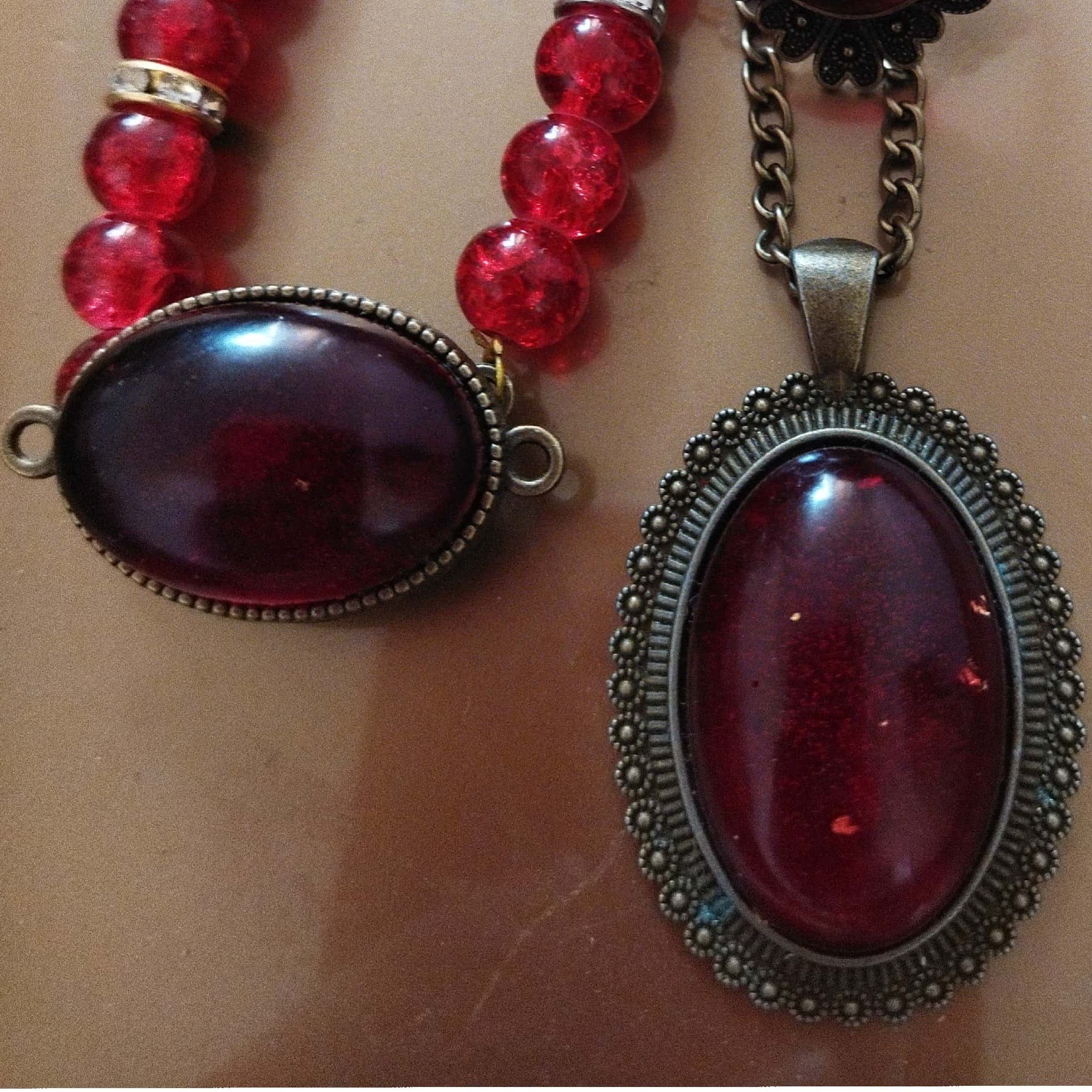 نیم ست گردنبند ودستبند و انگشتر برنزی با زنجیر 45 سانت ارسال رایگان