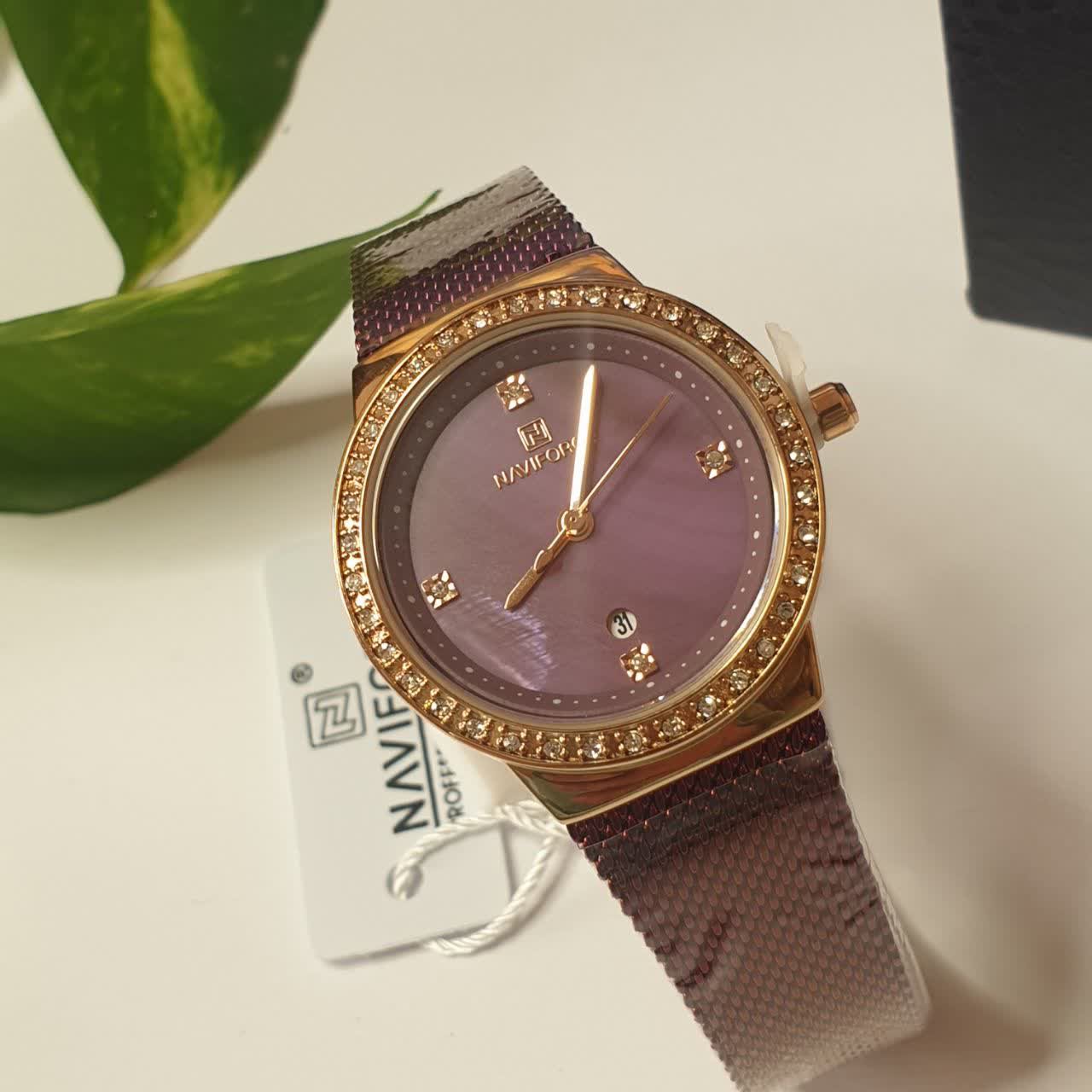 ساعت ناویفورس اورجینال ضد حساسیت ضدخش یک سال گارانتی موتور دور قاب نگین ثابت بند استیل حصیری بدنه استیل زنانه و دخترانه 