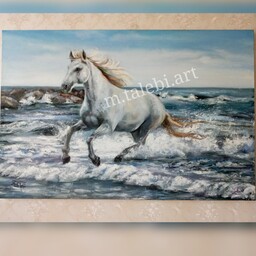 تابلو نقاشی رنگ روغن روی بوم  120 در 80 سانتیمتر  روزی روزگاری  اسب و دریا  همراه با قاب 