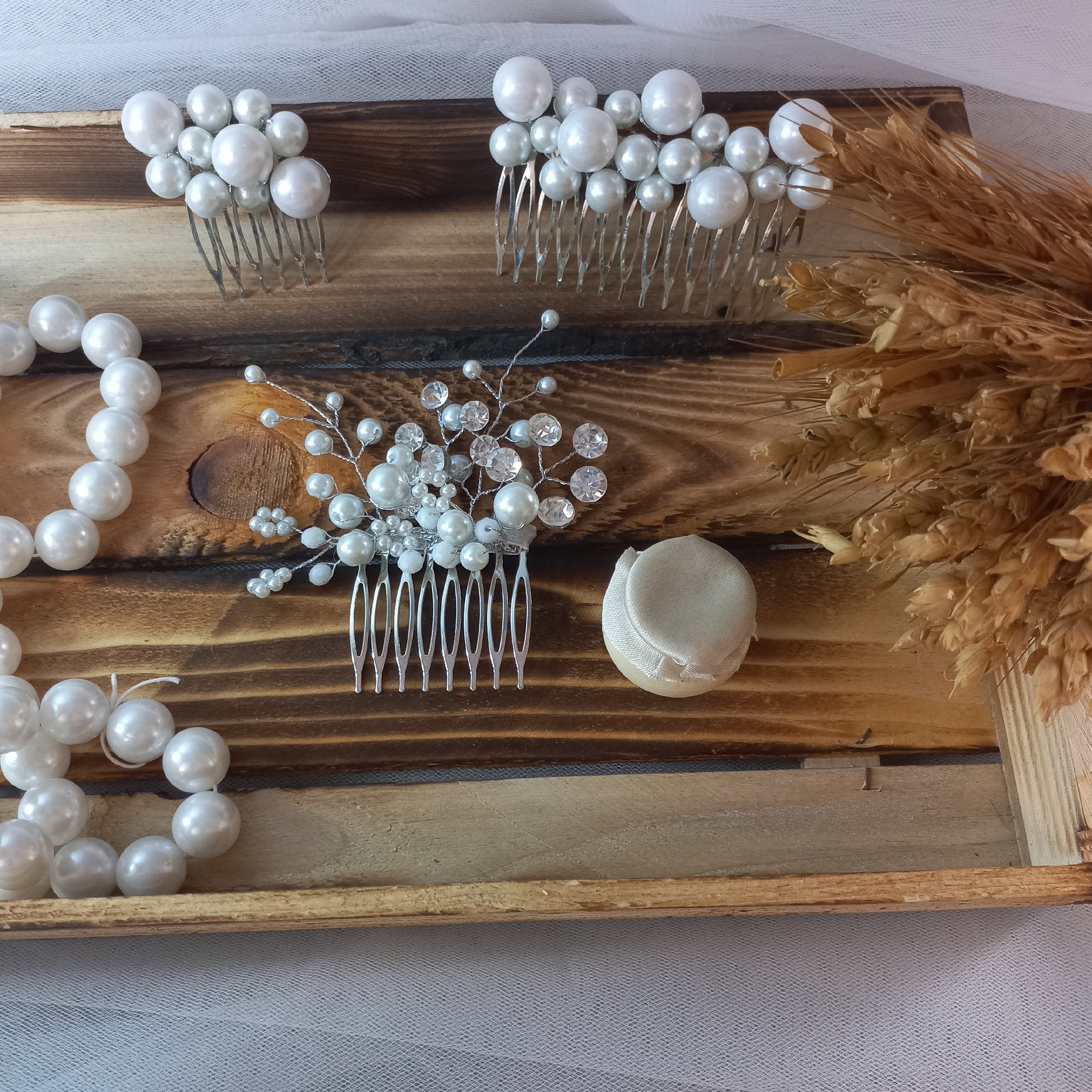 بغلسری شانه مرواریدی و نگین اتریشی.  کار دخترونه مناسب تولد و جشن