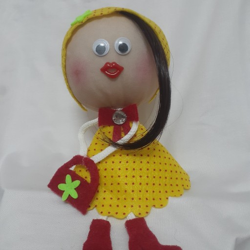 عروسک دخترانه سبک وزیبا موجود در خرازی نفیس