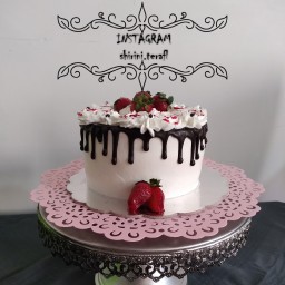 کیک خامه ای شیرینی خانگی ترافل