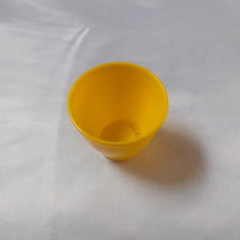 گلدان پلاستیکی مدل کلاسیک سایز 4 رنگ زرد
