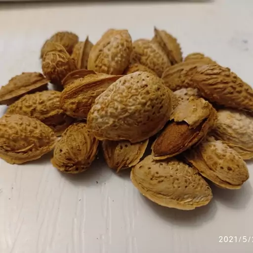 بادام پوست کاغذی تازه و درجه یک و پر مغز 500گرم