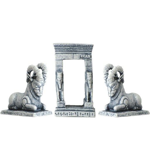 مجسمه پلی استر دروازه ملل و قوچ نشسته مجموعه سه عددی