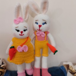 عروسک بافتنی خرگوش دختر و پسر بافته شده با کاموا ایرانی 25 سانت