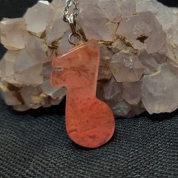 گردنبند و آویز کوارتز هندوانه ای کد ام 361 تراش طرح ملودی همراه با یک عدد زنجیر استیل رنگ ثابت به عنوان هدیه