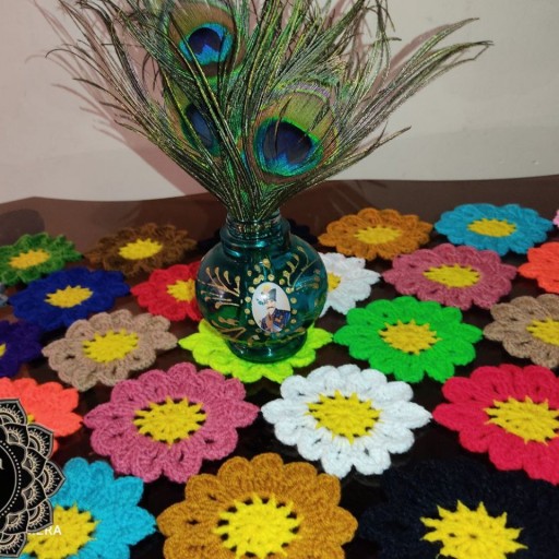 رومیزی رانر رنگارنگ گل های بهاری قلاب بافی شده با کاموای بدون پرز @donya_handicrafts