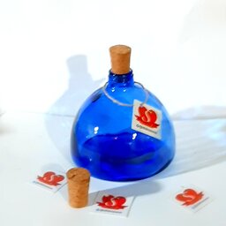 بطری و گلدان آبی خورشیدی با حجم یک لیتر و درب چوب پنبه اصلی 