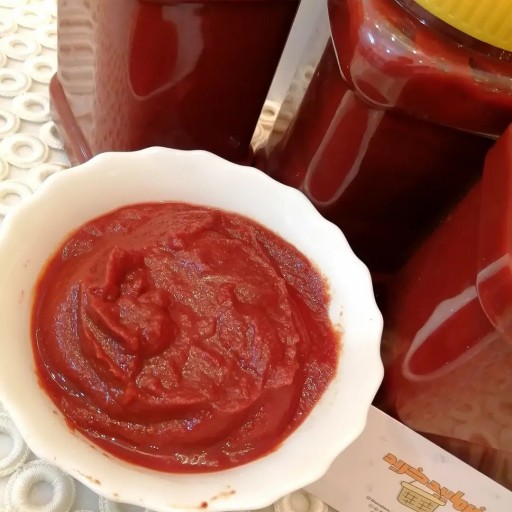 رب گوجه فرنگی خانگی و خالص و نمکین 800 گرمی با ظرف