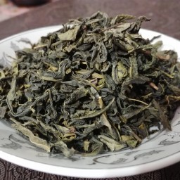 چای سبز طبیعی قلم بهاره 1402 (250 گرمی)