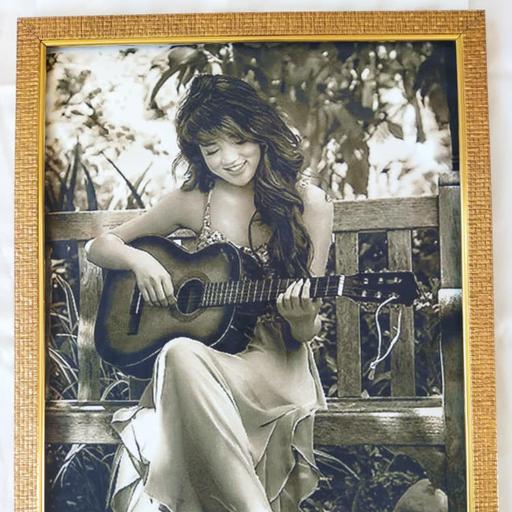 تابلو دخترک گیتار زن