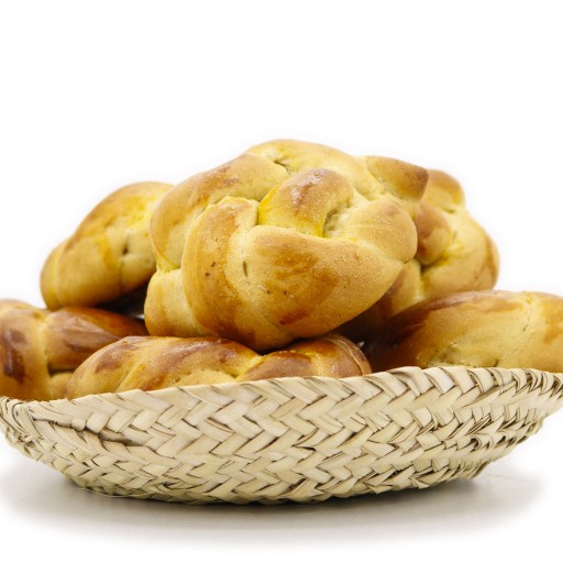 نان زنجبیلی، تهیه شده با آرد سبوس‌دار گندم دیم خراسان (کاموت)، از طریق تخمیر طبیعی، همراه با نمک دریا