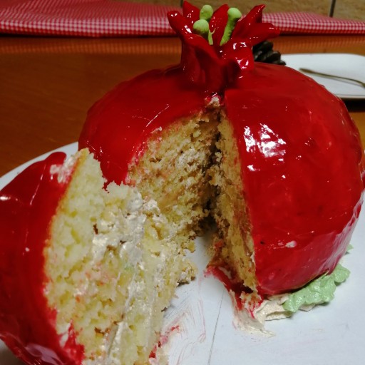 کیک خامه ای با روکش تزیینی ژله براق 
طرح انار ویژه شب یلدا