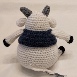 عروسک بافتنی گاو تپلی