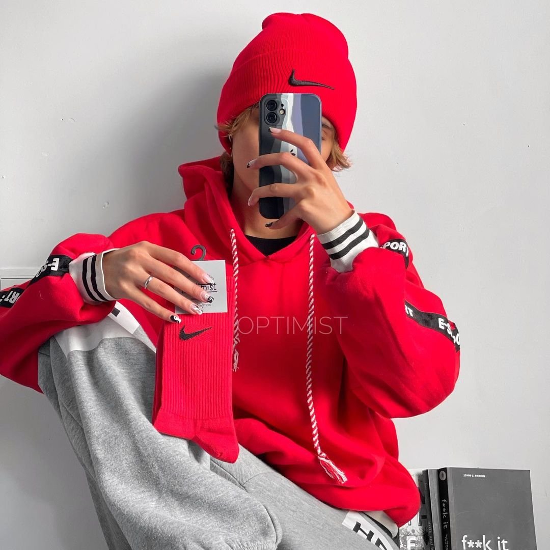 جوراب نایک ساقدار زمینه قرمز اسپرت نخ پنبه