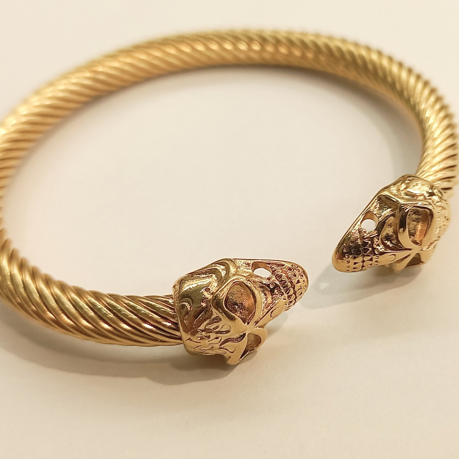 دستبنداسکلت اسپرت