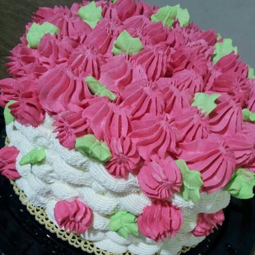 کیک تولد با خامه