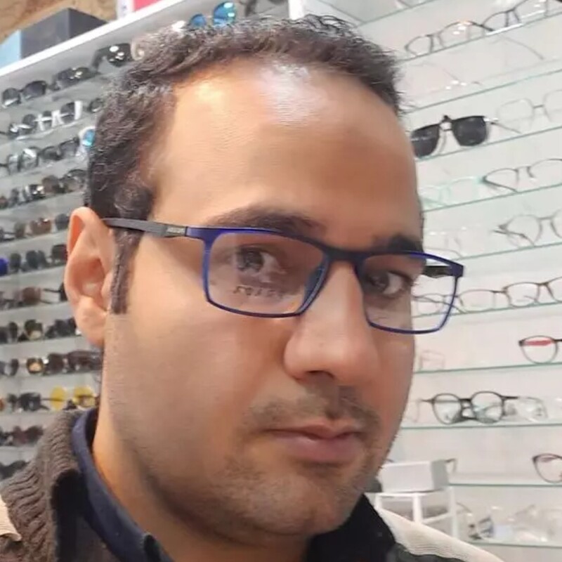 عینک طبی با عدسی بلوکات همراه با جلد و دستمال عینک 