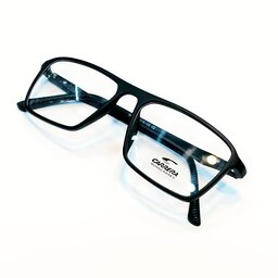 عینک طبی سبک مناسب آقایان و بانوان قابلیت ساخت انواع عدسی طبی نمره دار را نیز دارد صورت خور بسیار عالی همراه با عدسی فتو
