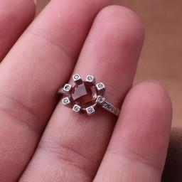 انگشتر الکساندریت تراش الماسی زنانه اصل ( انگشتر زنانه )
