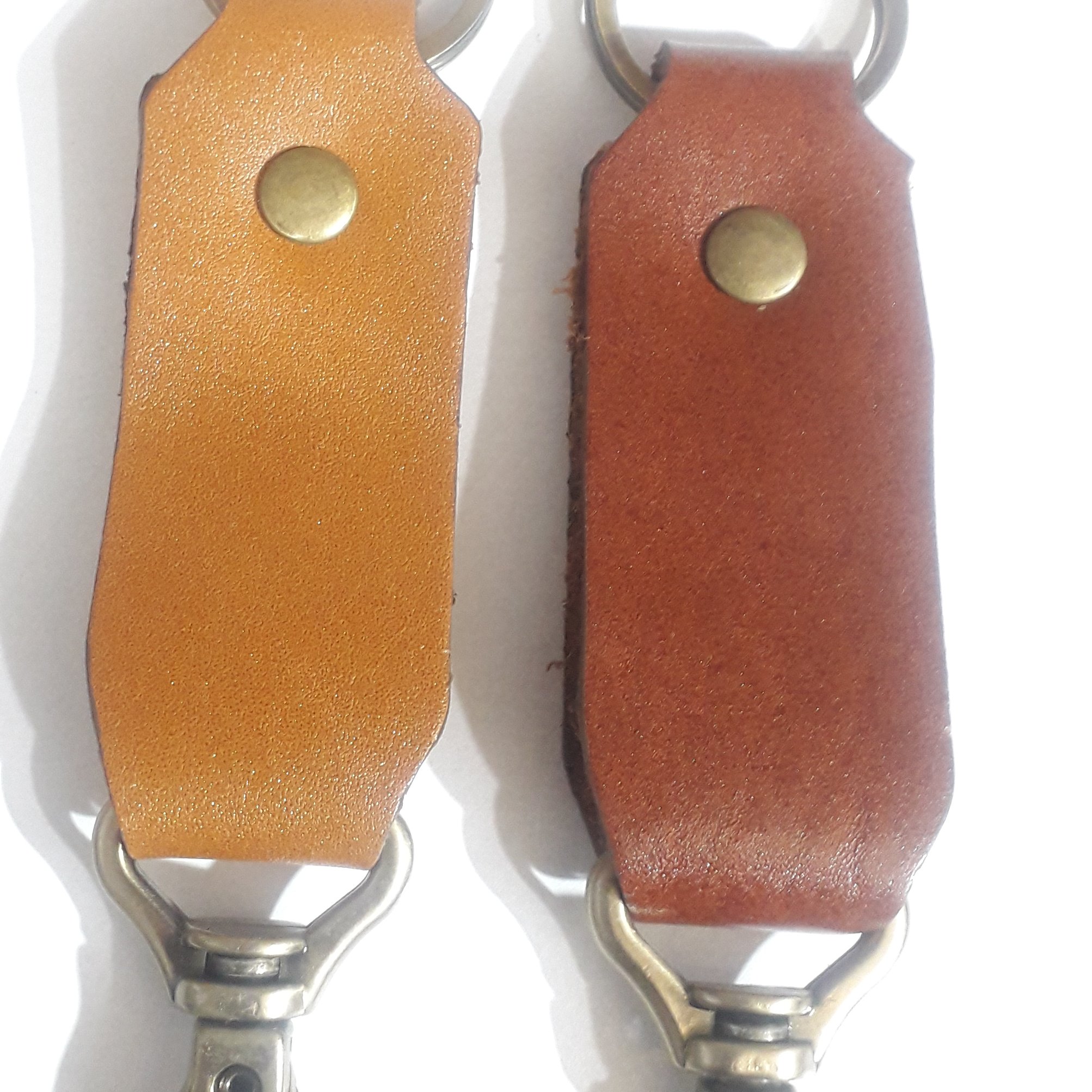 جاسویچی  چرم طبیعی در رنگ های عسلی تیره و روشن نوع یراق ترک