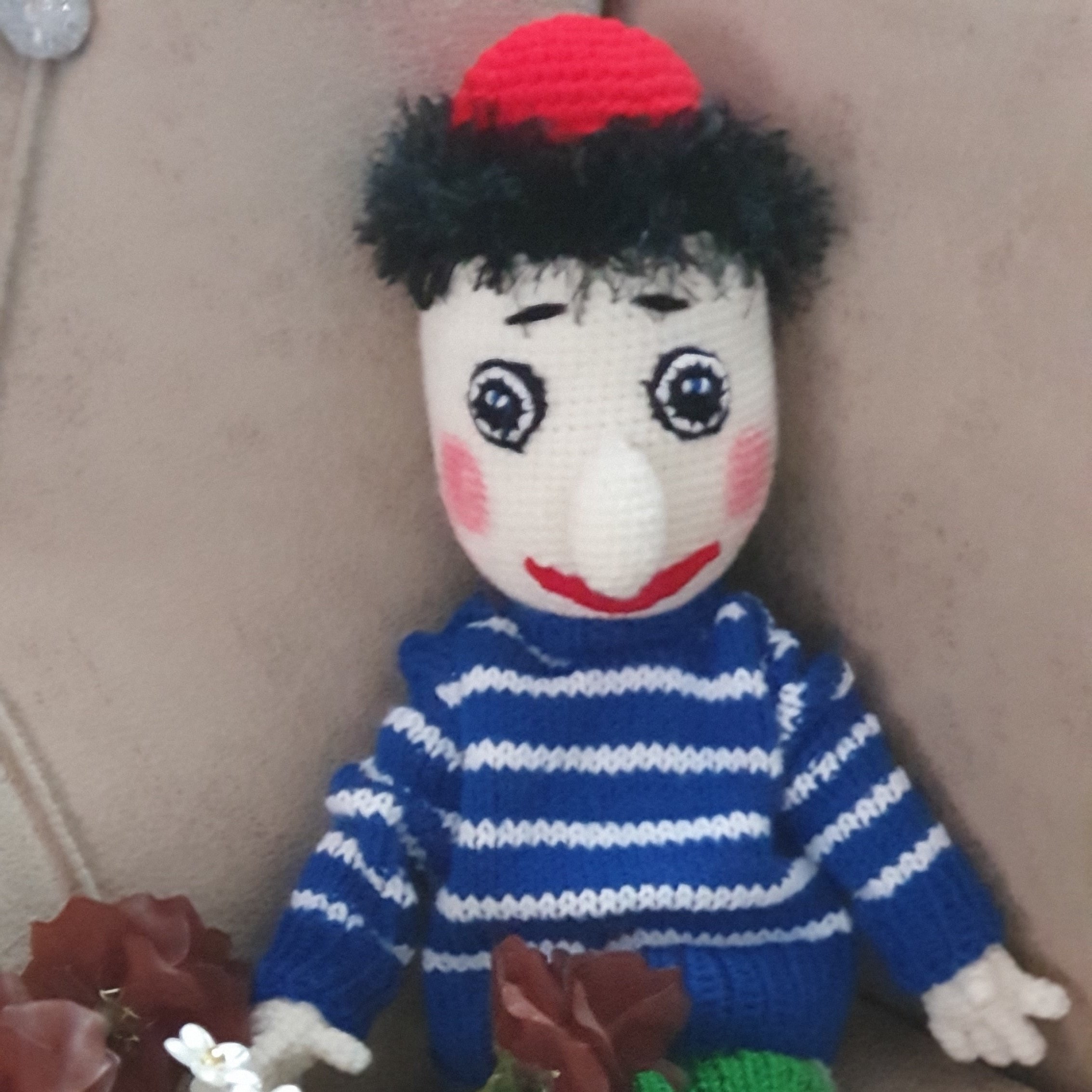 عروسک دست بافت قلاب بافی کلاه قرمزی