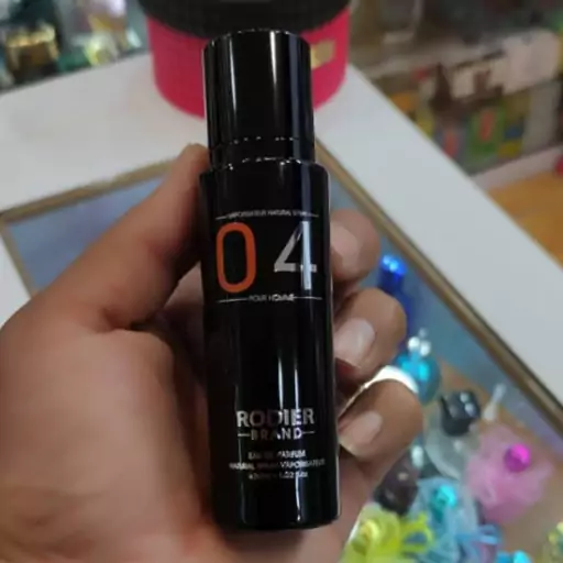 عطر جیبی زنانه و مردانه 30 میل برند رودیر مدل ملکول 04 ( Molecule 04)