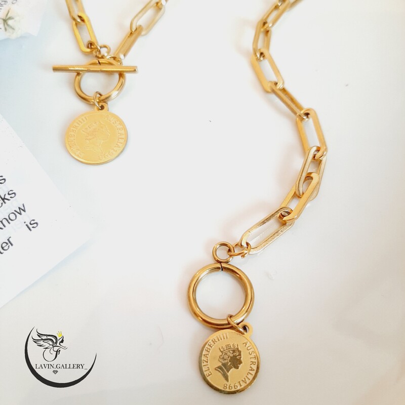 ست گردنبند دستبند استیل زنجیری با آویز الیزابت و قفل تی (لاوین گالری)
