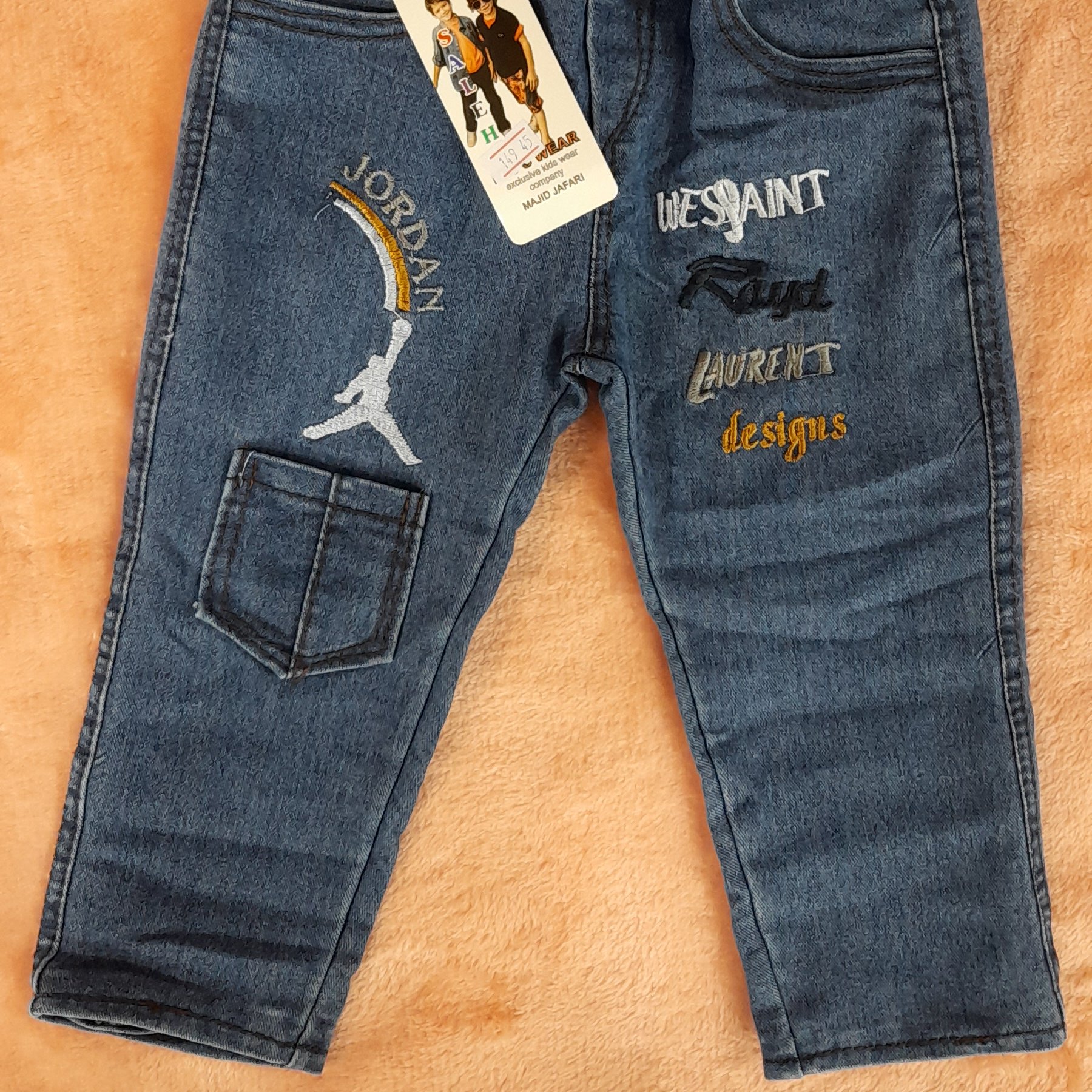 شلوارجین بچگانه.