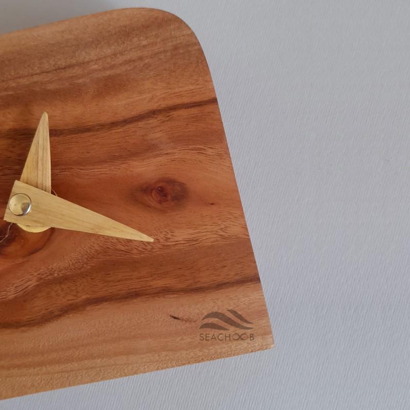 ساعت رومیزی چوبی با پرنده چوبی