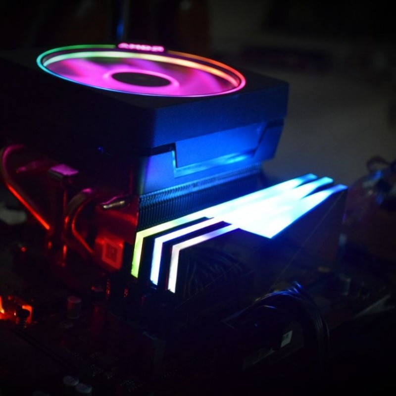 خنک کننده وهیتسینک رم کامپیوتر رقص نور دار RGBمدل 101Hنقره ای براق