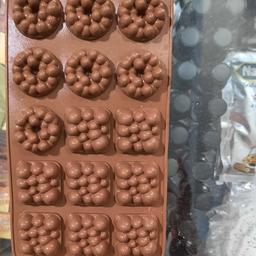 قالب شکلات گردو مربع حبابی