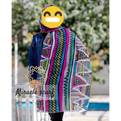 شال خوشگل و خوش رنگ که از کار های جدید میراکله واسه کسایی که عاشق رنگن با طرح خط‌وط رنگی و پارچه تافته نخ اصفهان