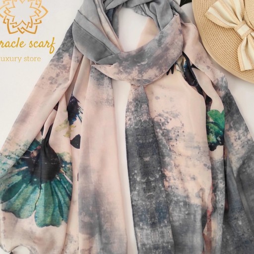 شال حریر مجلسی گلدار و منگوله دار زیبا و خاص با ترکیب رنگ طوسی