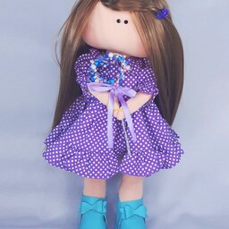 عروسک روسی  دختر با لباس بنفش و مو های قهوه ای روشن تولیدی کارگاه لیندا