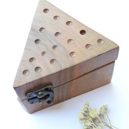 جاحلقه ای چوبی از چوب یک تیکه گردو خال خال جعبه حلقه چوبکده بید سفید