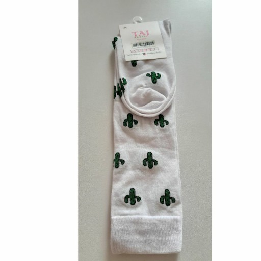 جوراب زیر زانو کاکتوس سفید با طرح کاکتوس سبز رنگ مارک تاج ایرانی نخی و نرم راحت جنس با کیفیت بلندی از پاشنه 33 سانت