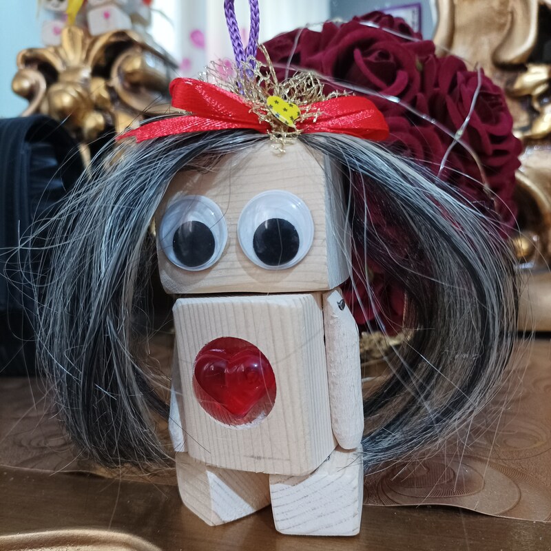 عروسک چوبی دستساز با چوب روس