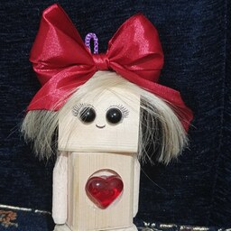 عروسک چوبی ساخته شده از چوب طبیعی روس